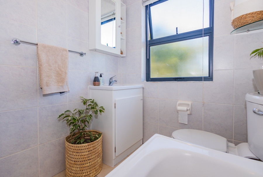 2 Bedroom Property for Sale in Royal Ascot Western Cape